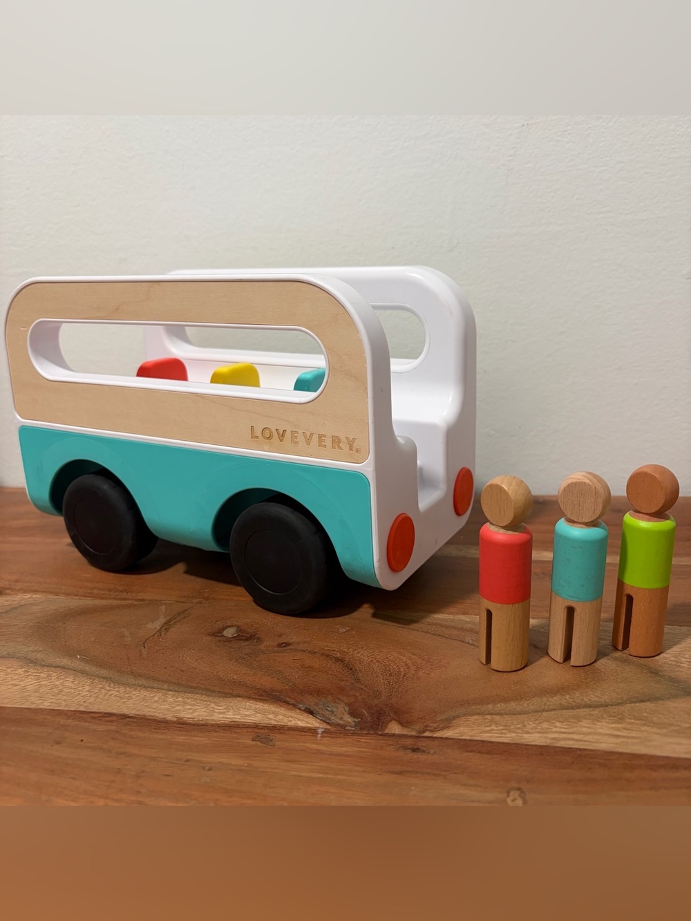 Lovevery Wheel Around Town Bus COMPLETE SET w/ 3 Peg People Excellent